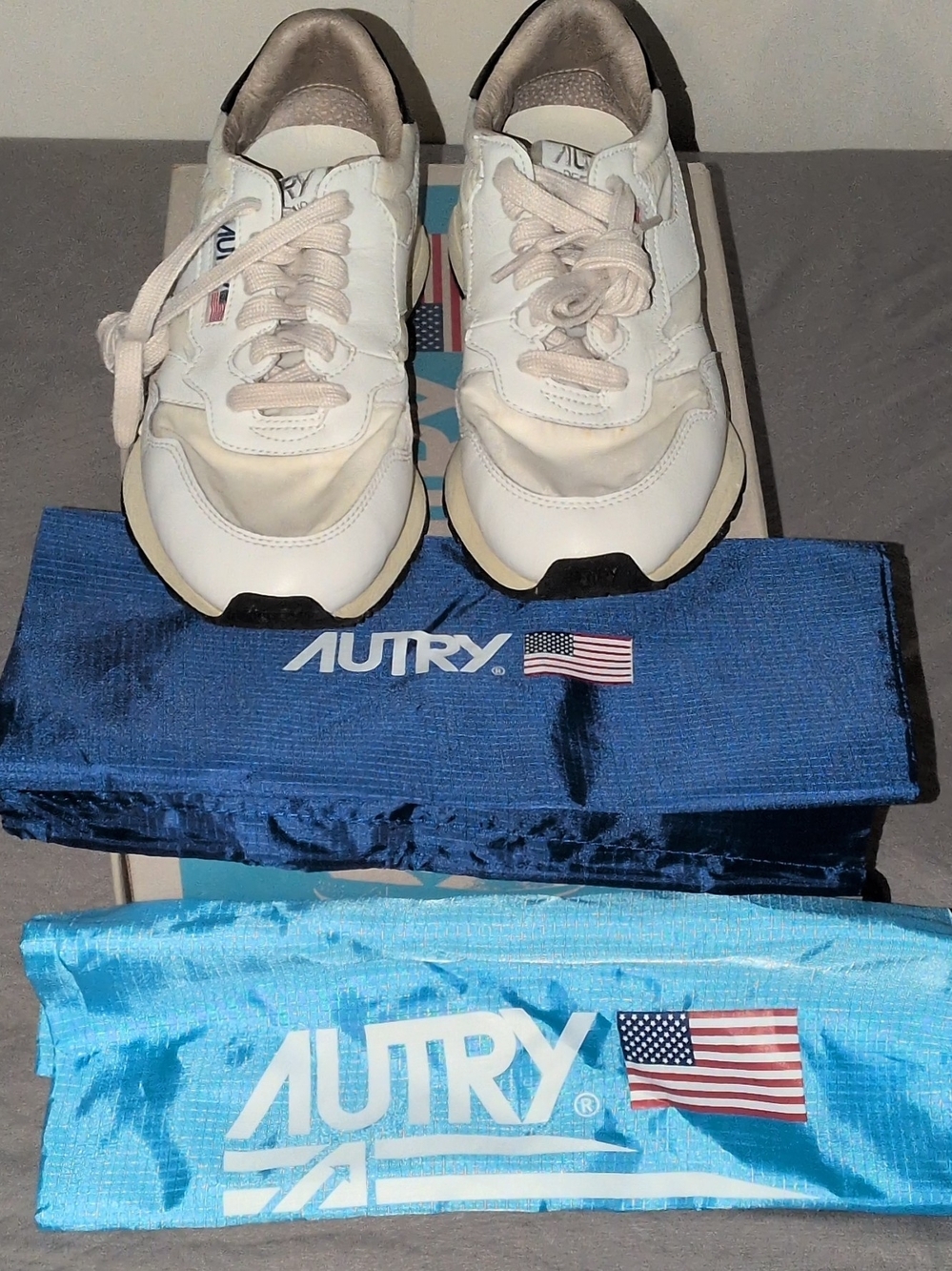 Autry Womens Running Shoes
